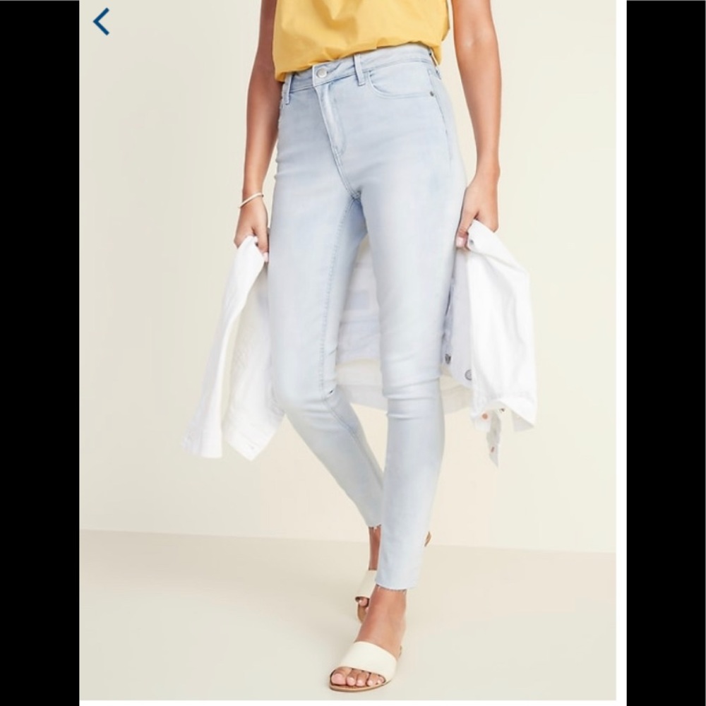 OLD NAVY MID-RISE ROCKSTAR LIGHT WASH JEANS